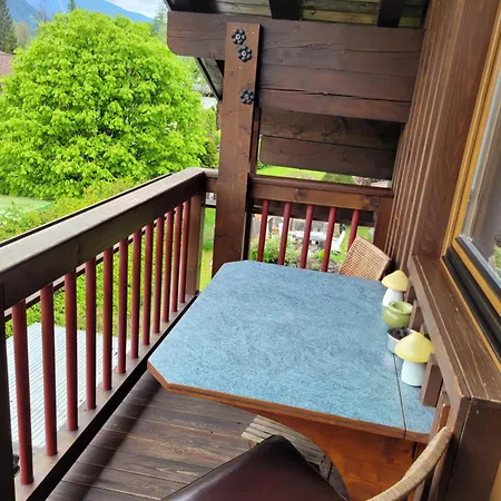 ابارتمنتهاوس هولاوس *