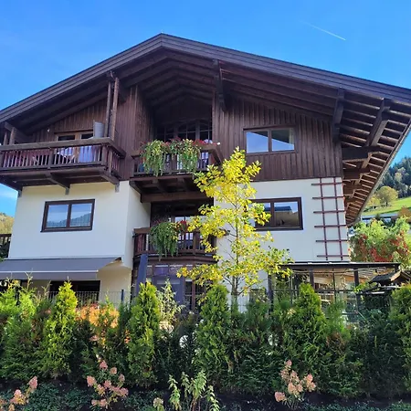 Appartementhaus Hollaus 아파트 *