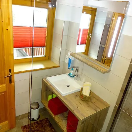 ابارتمنتهاوس هولاوس *